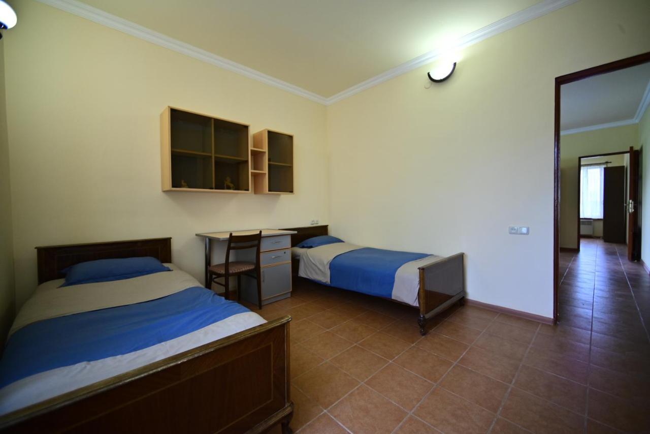 Tsovazard Sevan Tarsus Guesthouse מראה חיצוני תמונה