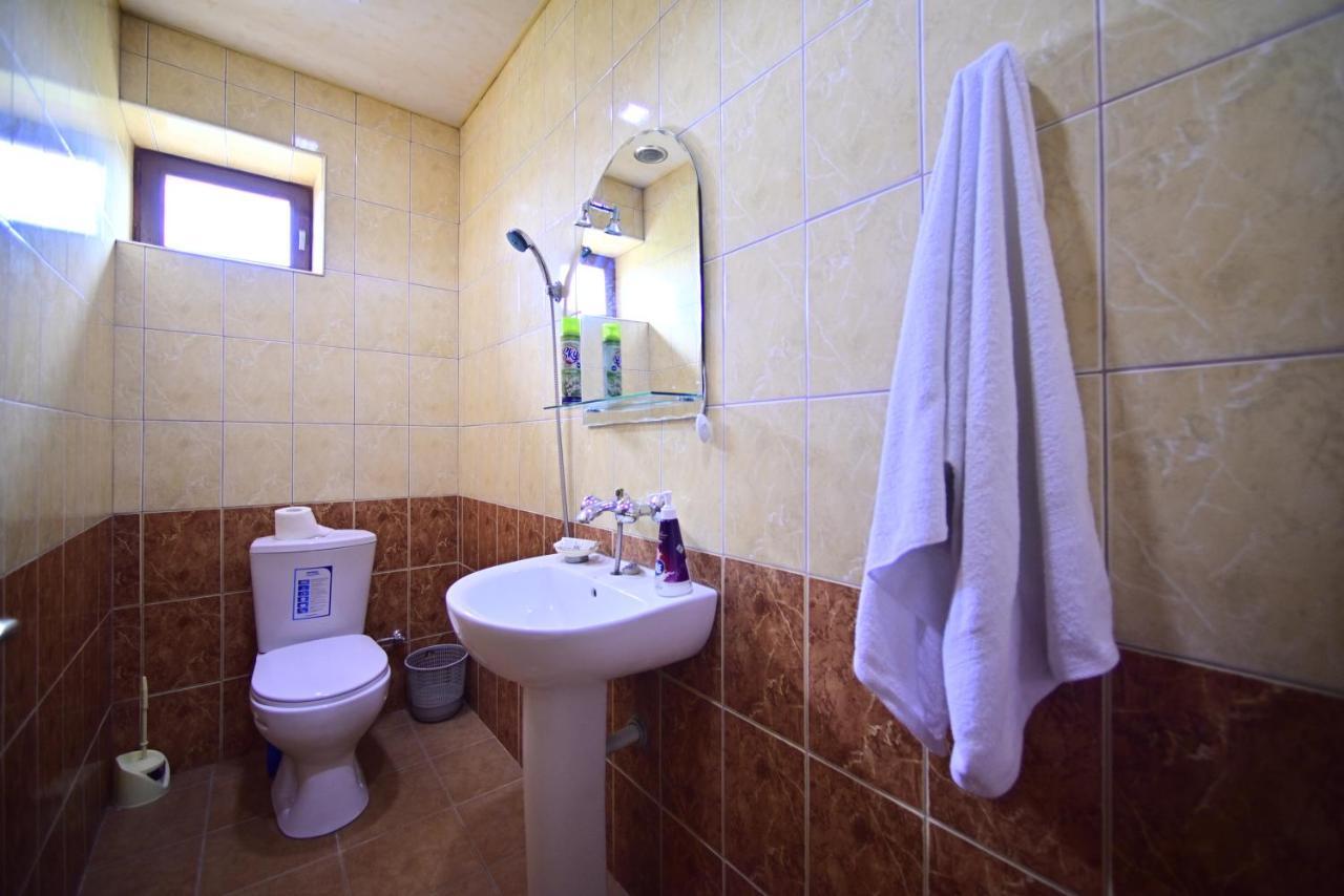Tsovazard Sevan Tarsus Guesthouse מראה חיצוני תמונה