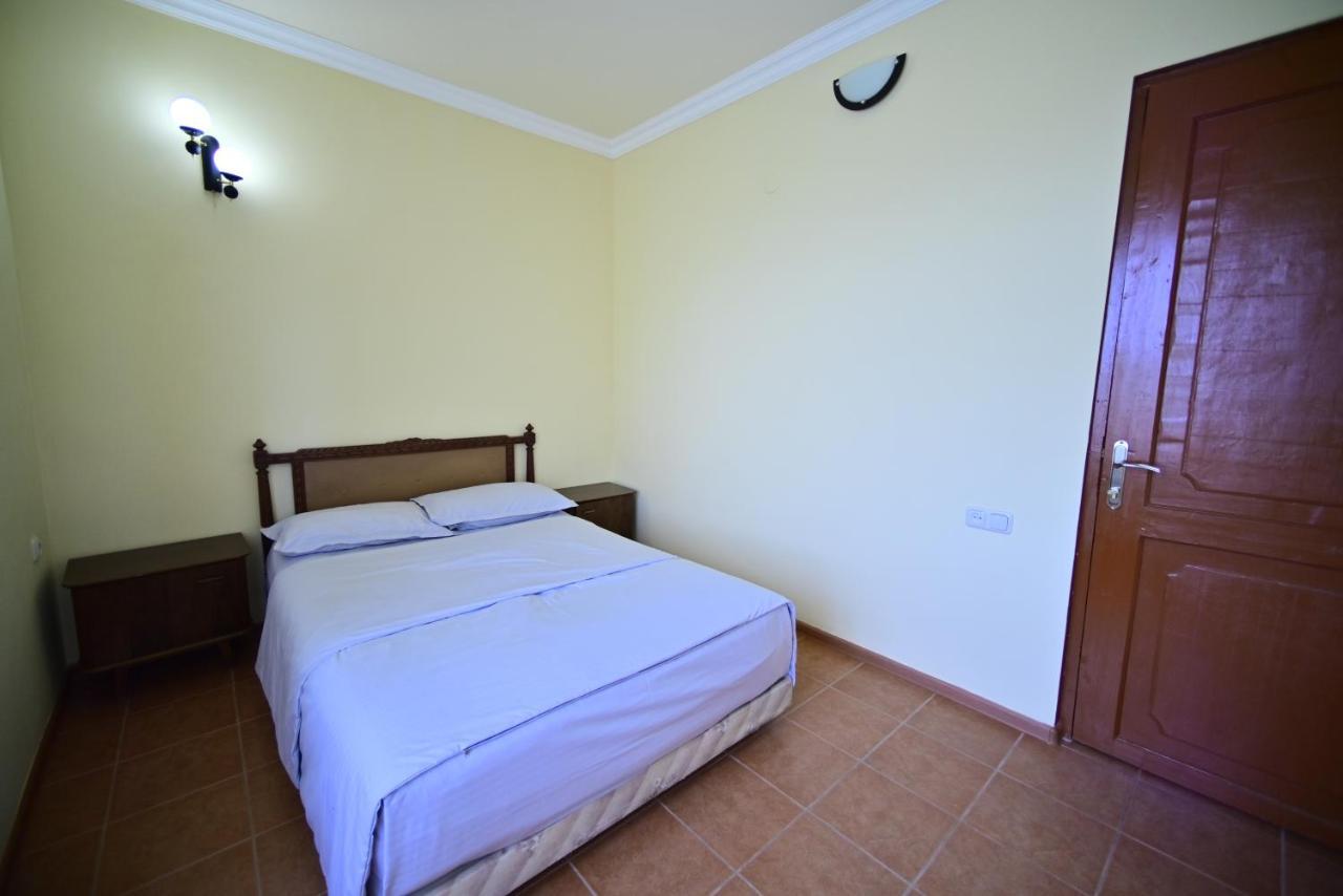 Tsovazard Sevan Tarsus Guesthouse מראה חיצוני תמונה