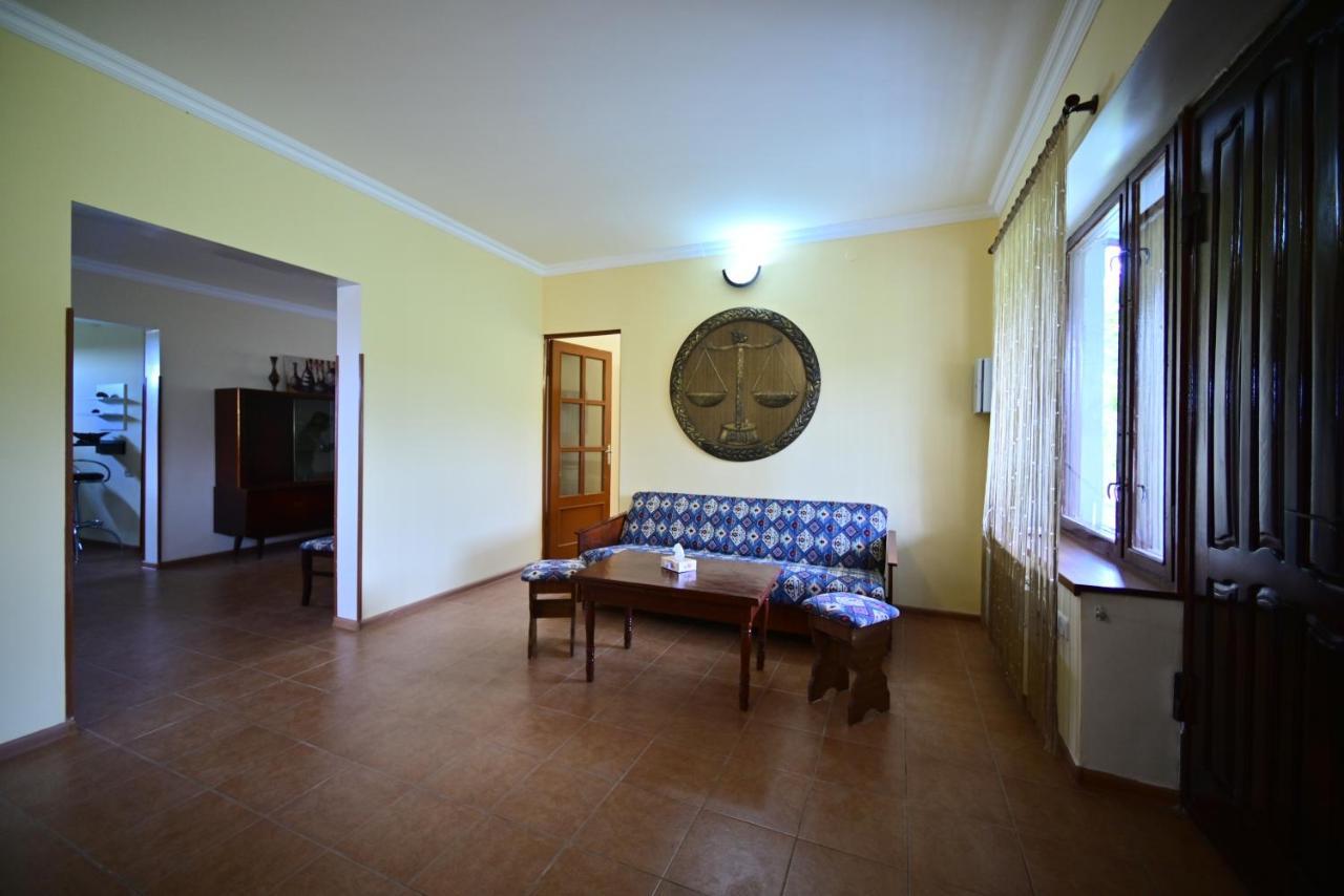 Tsovazard Sevan Tarsus Guesthouse מראה חיצוני תמונה